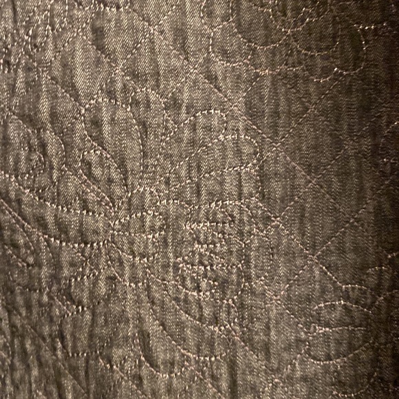 Sz 1 (8/Med) Chicos Reversible Floral Quilted Pattern Red Dark Wash Denim Pocket - Picture 12 of 15